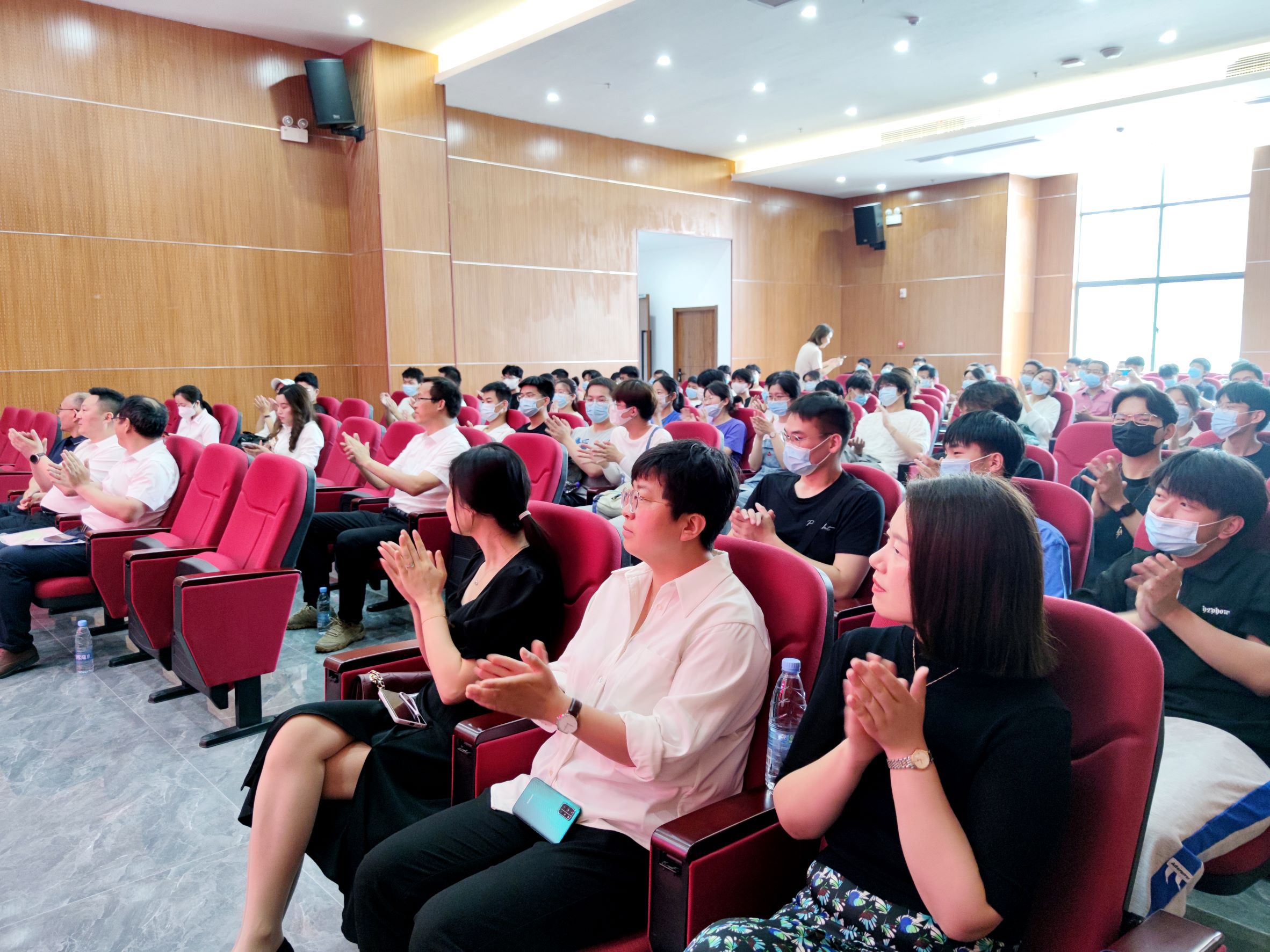 安理大人工智能学院授牌仪式在南宫28NG相信品牌力量举行